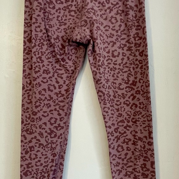 Athleta Lepard Elation Ultra High Rise Tight - Small - Picture 2 of 6